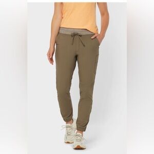 Like New Duluth Trading Co Armachillo Joggers in River Rock Size 12